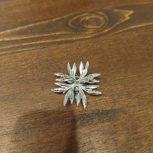 Silver Toned Flower Brooch with Faux Pearl Center - Picture 3 of 5